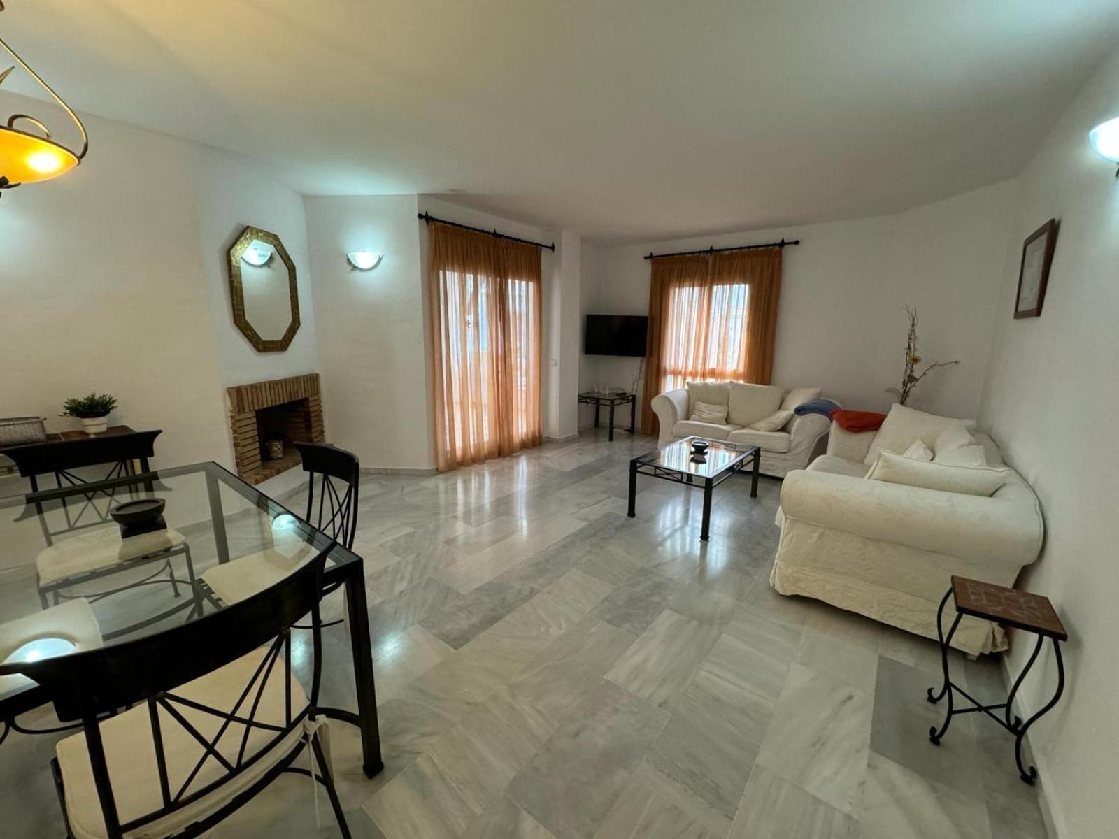 Apartamentos Naranjos Del Sol Marbella Exterior foto