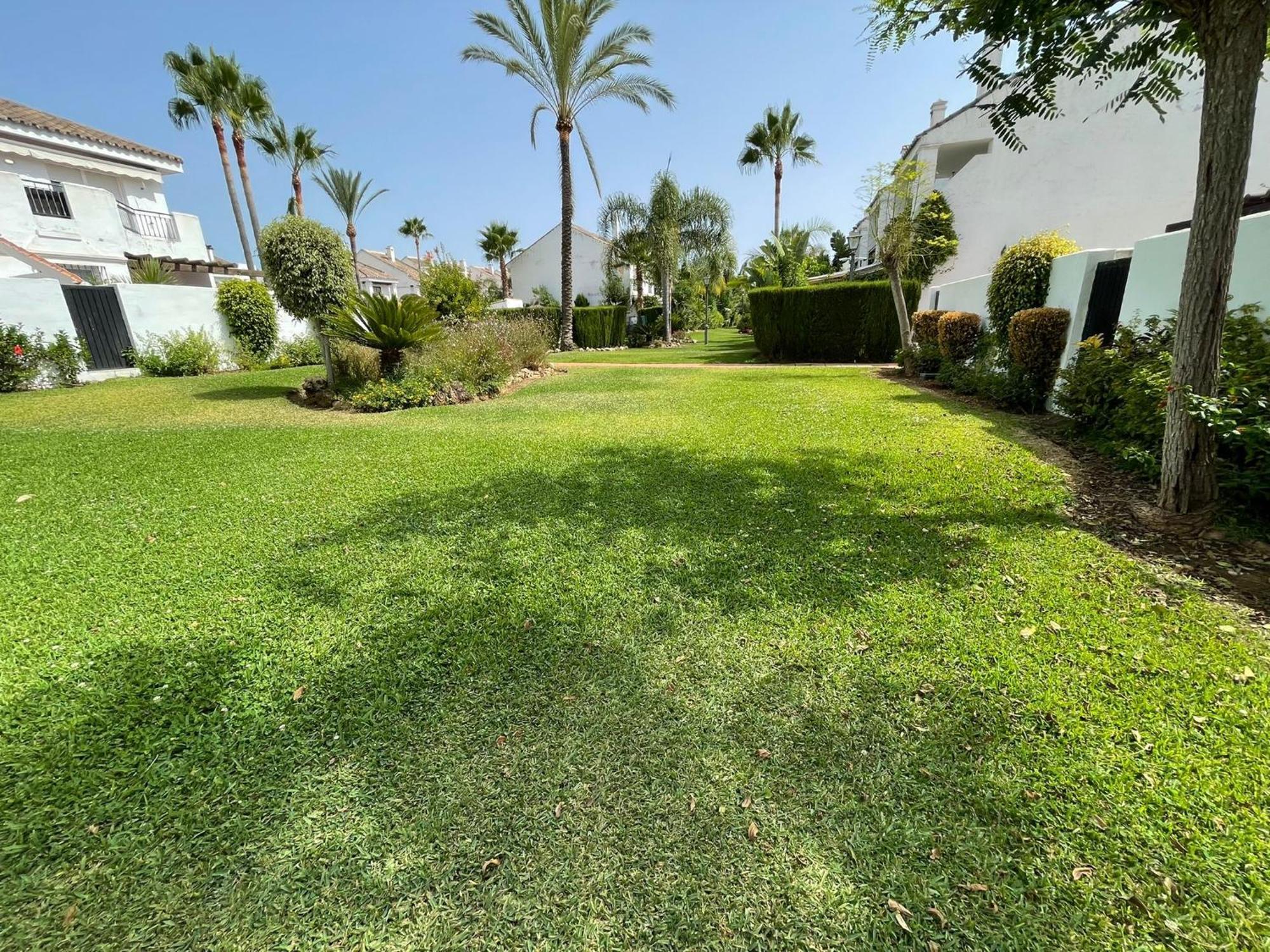 Apartamentos Naranjos Del Sol Marbella Exterior foto