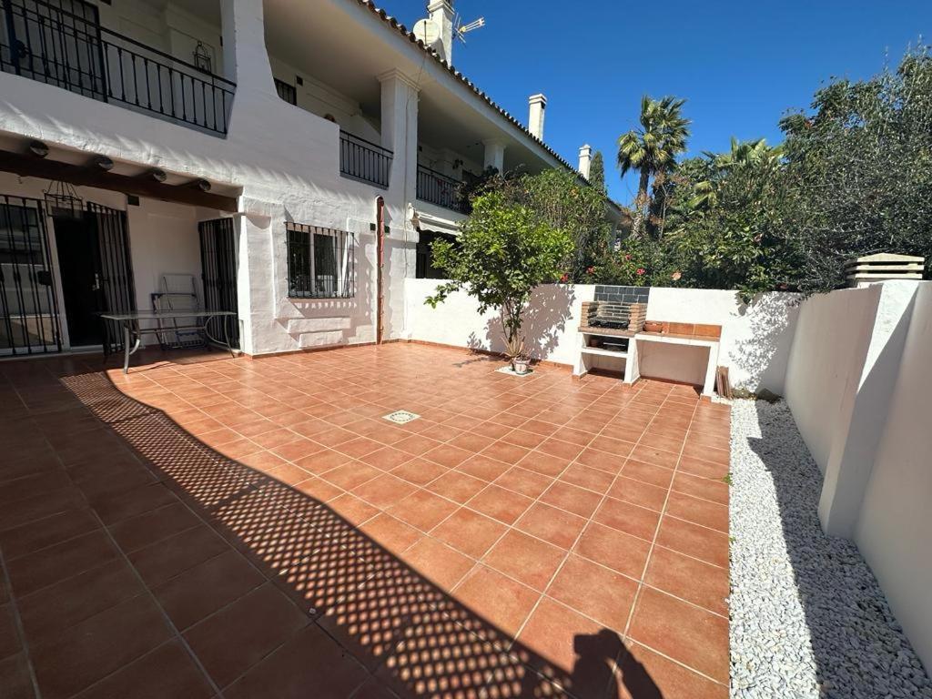 Apartamentos Naranjos Del Sol Marbella Exterior foto