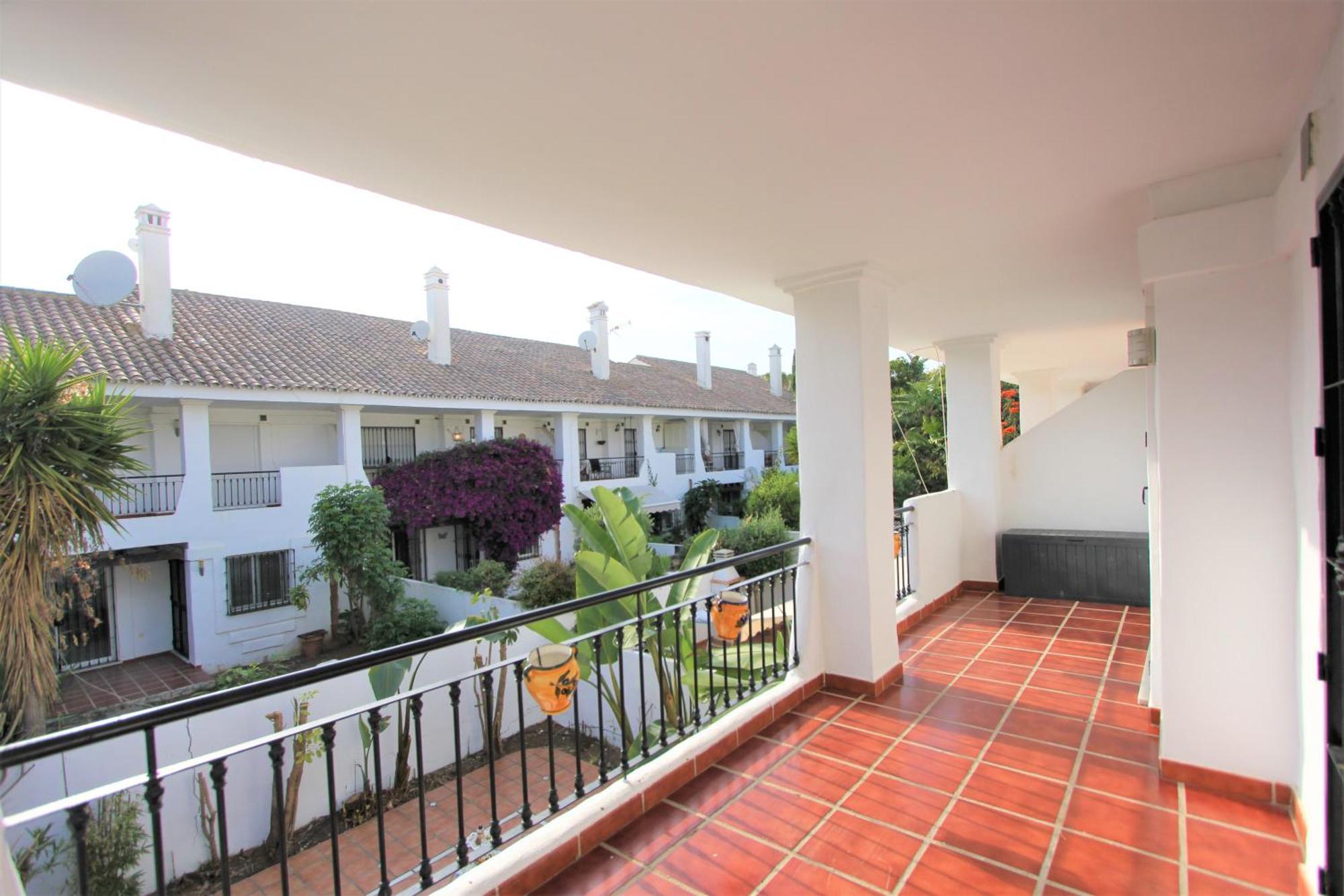 Apartamentos Naranjos Del Sol Marbella Exterior foto