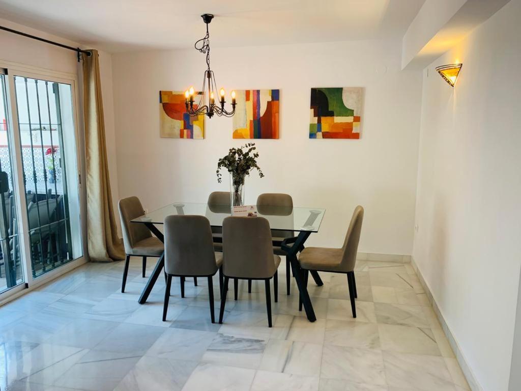 Apartamentos Naranjos Del Sol Marbella Exterior foto