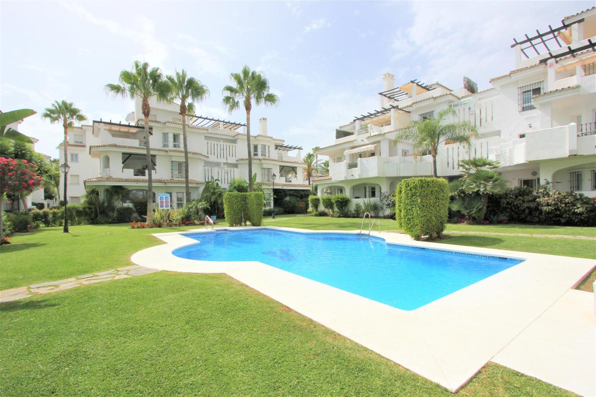 Apartamentos Naranjos Del Sol Marbella Exterior foto